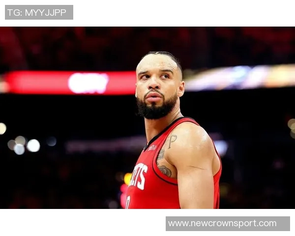 布克出手次数偏少狄龙呼吁他应更加自信展现得分能力 布克出手次数偏少狄龙呼吁他应更加自信展现得分能力