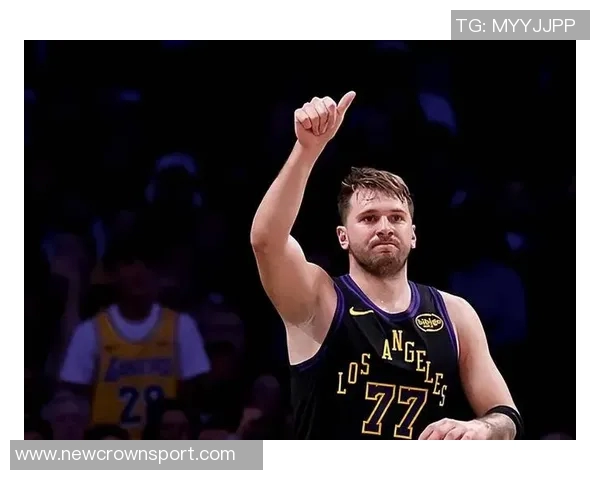 弗莱对艾顿发声：学习莱夫利和东契奇的传球技巧提升自己